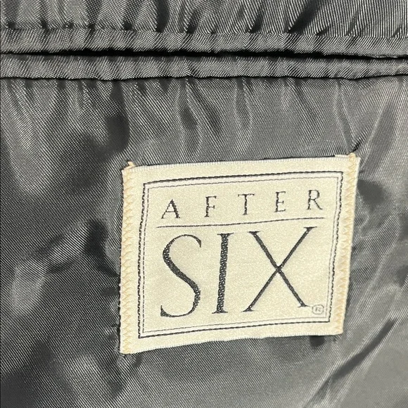 After Six Black Vest With Tails - Picture 9 of 10